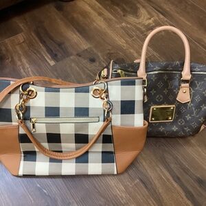 Fashion checkered purse or bag - Mia K. Collection (+ free purse/bag)